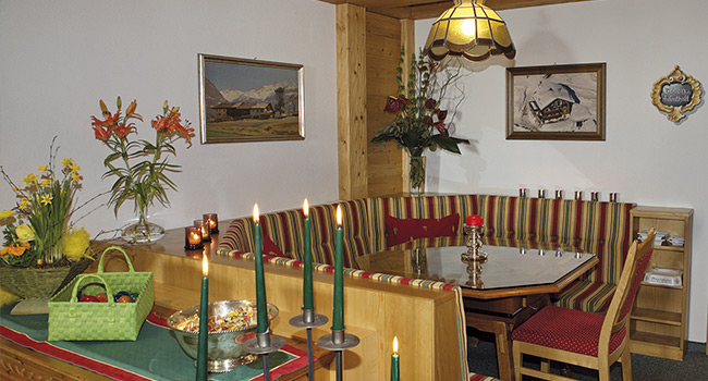 Stammtisch in der Pesnion Grissemann, Foto Büro für visuelle Gestaltung - Christoph Kapeller